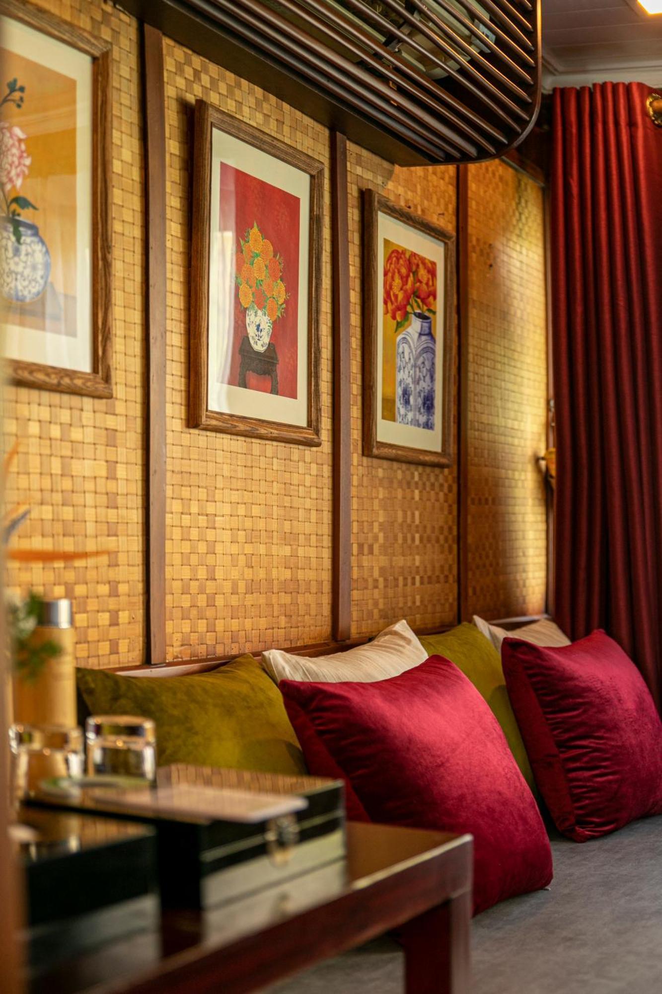Bhaya Legend Cruises Hotel Ha Long Exterior photo